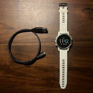 Garmin Fenix 5S Plus Sapphire edition - White